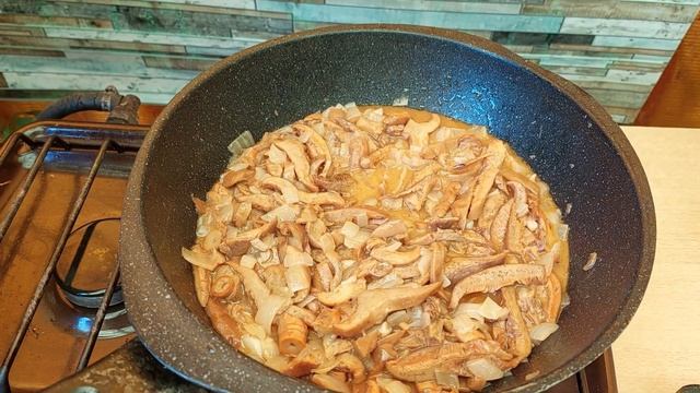 Рыжики жареные. Грибное яркое удовольствие – вкус и аромат потрясающие. смотреть онлайн