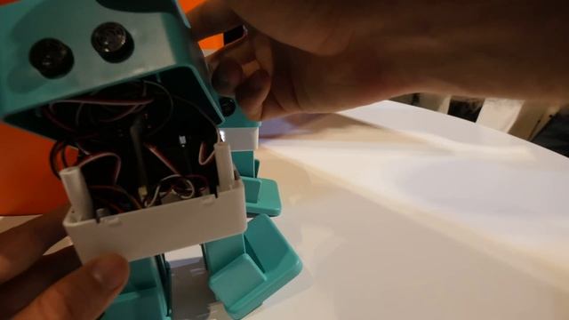 BQ Zovi robot bemutató videó смотреть онлайн