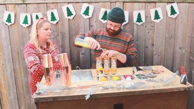 The MILF Podcast: Holiday Happy Hour смотреть онлайн