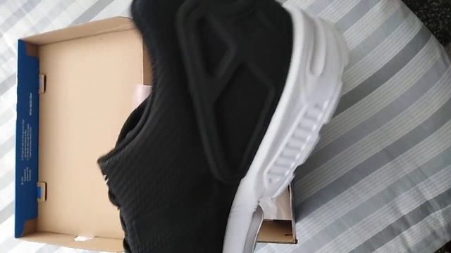 Zapatillas Adidas Originals ZX FLUX смотреть онлайн