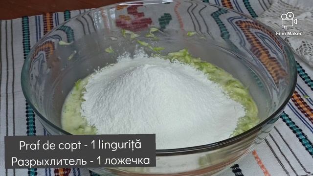 Blinele din dovlecei.Perfecte pentru un dejun sau cină.Вкусные, слегка пикантные оладьи из кабачков смотреть онлайн