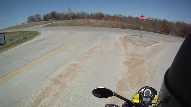 Near lowside in Oklahoma sand. SV650 GoPro HD смотреть онлайн