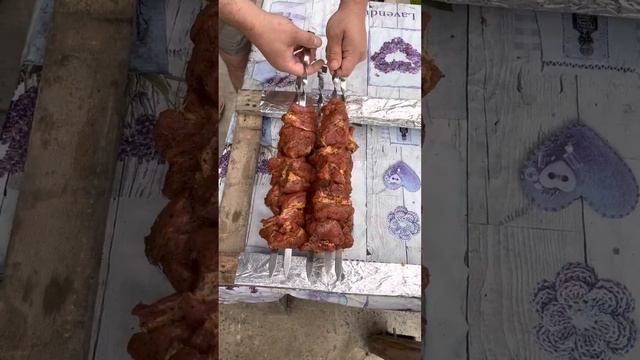 Шашлик. Швидкий та простий маринад для шашлику з свинячої шиї смотреть онлайн