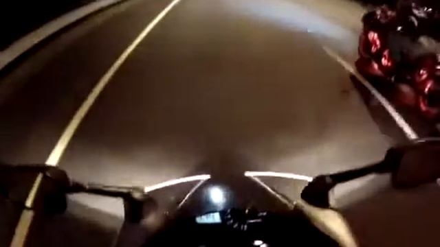 Zx14 vs R1 смотреть онлайн