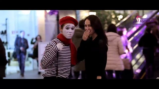 Божоле Нуво на Французском Бульваре. Кабаре Мулен Руж смотреть онлайн