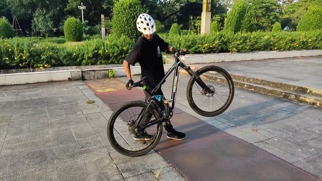 Basic ( 5 ) Mountain Bike Skill For Beginner #nyanlayvlog #nyanlaybmx #weekendbmx #YER смотреть онлайн