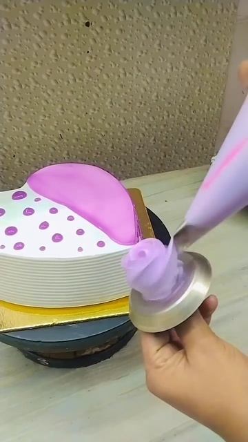 Heart 😘 shape 😍pineapple 🎊cake 🍫 design #youtubeshorts #cake #viralvideo #shorts #shortvideo смотреть онлайн