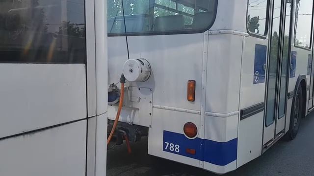 Test du moteur auxiliaire GMA du Trolleybus NAW BT-25 n°788 смотреть онлайн