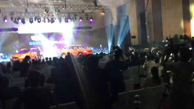 GEELY COOLRAY смотреть онлайн