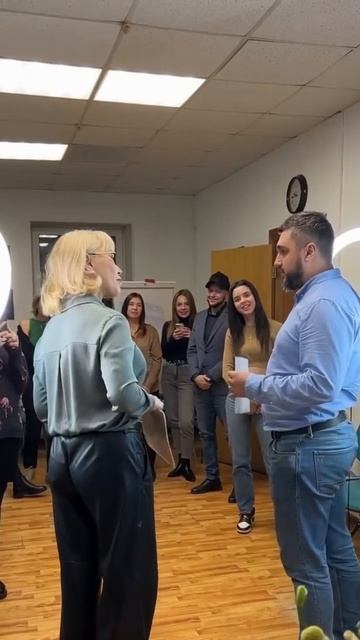 Вот так еще одна группа успешно окончила курс «Ораторское искусство». Приходите и вы к нам! смотреть онлайн