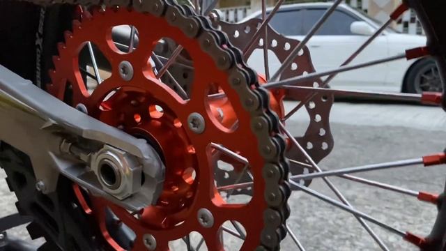 KTM 300 Clone?! The best bang for buck enduro bike in the PH смотреть онлайн