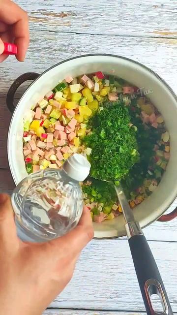 Весенняя окрошка #shorts #окрошка #овощи #витамины #обед #ужин смотреть онлайн