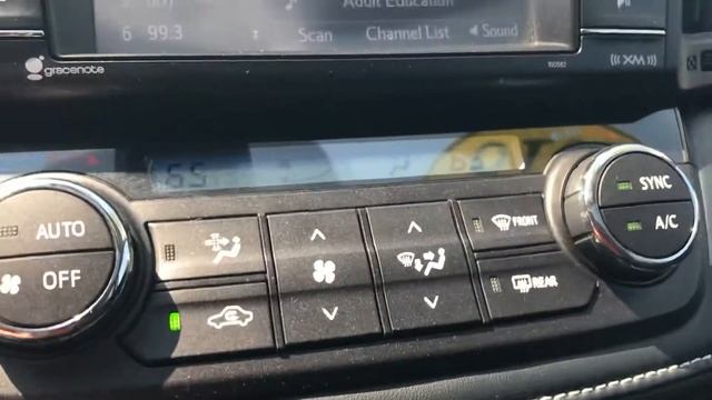 2018 Toyota RAV4 XLE смотреть онлайн