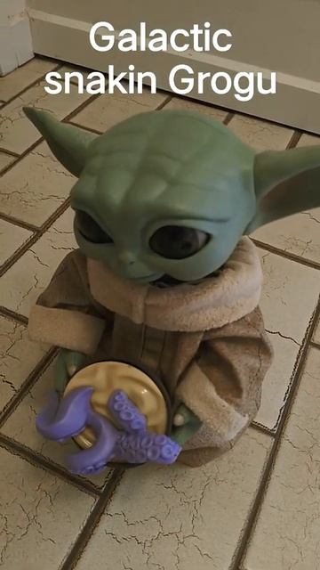 Galactic Snakin Grogu смотреть онлайн