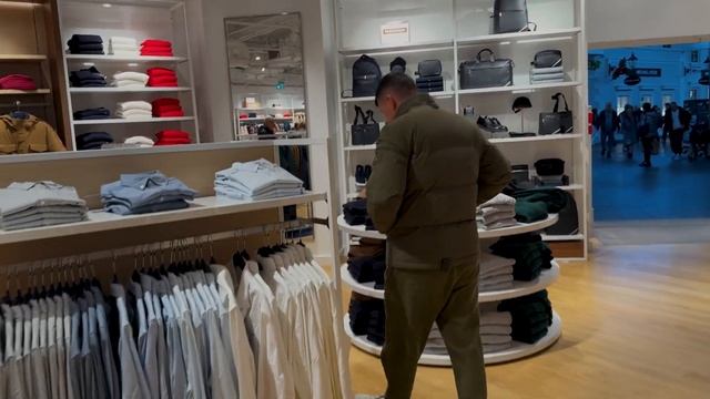 ВЛОГМАС ⛄️❄️ первый снег в этом году, поиски пуховика, распаковка рождественского декора | VLOGMAS смотреть онлайн