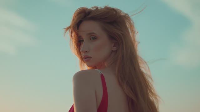 El | Рекламное видео смотреть онлайн