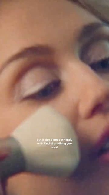 It’s the Dolce Glow Self-Tanning Lotion 🤩 #cleangirl #beautysecrets #tanningtips #mileycyrus смотреть онлайн