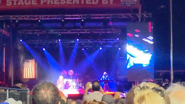 Concert Jerry Riggs of 38 special guitar player with his own song Reno NV at GSR 8/3/23 смотреть онлайн