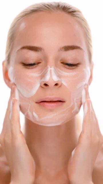 PANTHENOL LIBREDERM — ПЕНКА ДЛЯ БЕРЕЖНОГО ОЧИЩЕНИЯ ЧУВСТВИТЕЛЬНОЙ И СКЛОННОЙ К НЕСОВЕРШЕНСТВАМ КОЖИ смотреть онлайн