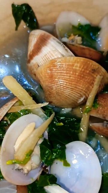 TINOLANG TULYA | CLAM SOUP смотреть онлайн