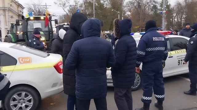 Кишинёв.Полиция полностью заблокировала движение.Площадь.ПРОТЕСТ.5.11.23