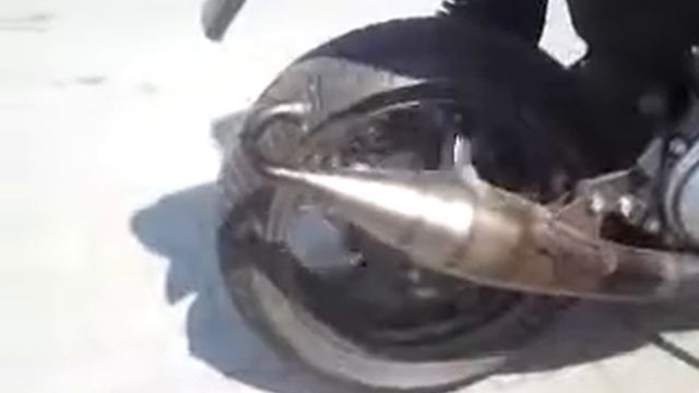 Yamaha Aerox LeoVince ZX Fail смотреть онлайн