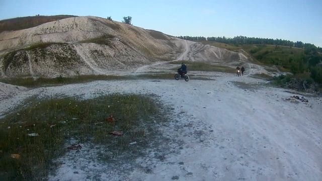 ПОКАТУШКИ НА ПИТБАЙКАХ ПО ГОРКАМ смотреть онлайн