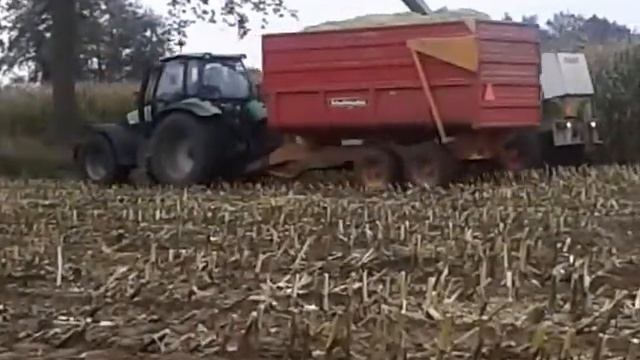 Hakselen met Claas 880 en Deutz-Fahr Agrotron 150 2012. смотреть онлайн