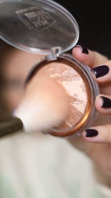 1. 94556659  Консилер 140025622Бронзер 85805015Карандаш для губ 92422521