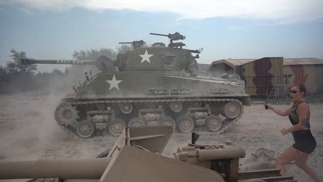 Kat Shooting A M4 Sherman Tank | @Drivetanks смотреть онлайн