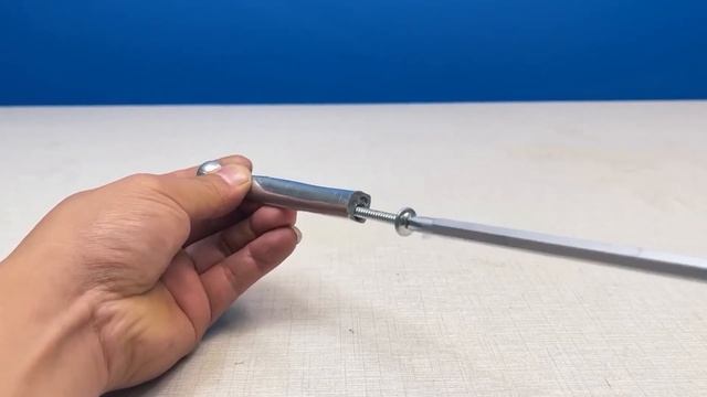 Using 1.5V battery to weld aluminum at home! Technology from another planet. смотреть онлайн