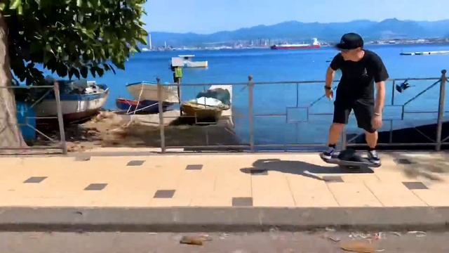 Bycicle and Onewheel: a Brothers Tale смотреть онлайн