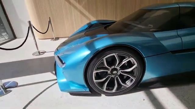NIO ES9