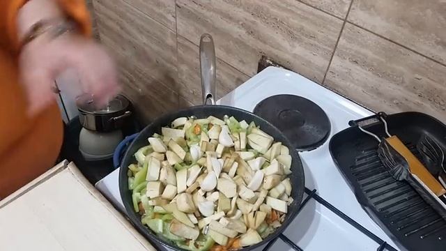 МУСАКА ОТ ЗЕЛЕНЧУЦИ смотреть онлайн
