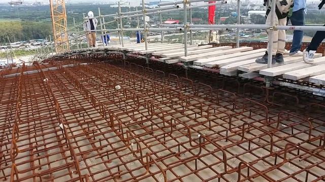 Platform for concrete roof work of LNG Tank смотреть онлайн