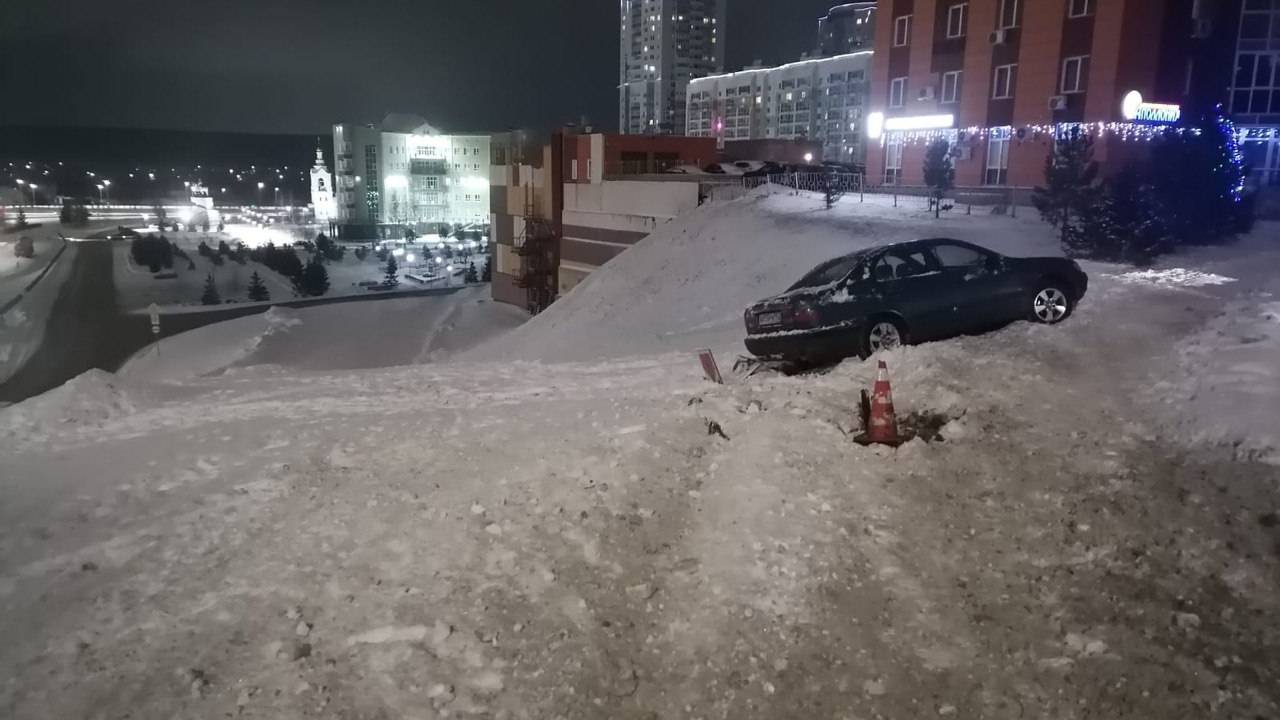 Сотрудники кемеровской Госавтоинспекции привлекли к ответственности водителя, совершившего 2 ДТП