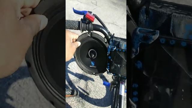 These Rockville speakers dont really sound that good to me might go with some skar 8s and 2amps смотреть онлайн