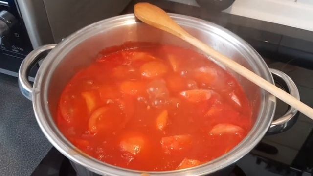 Лечо с помидорами, болгарским перцем,морковью и луком.Вкусно!!!Рекомендую. смотреть онлайн