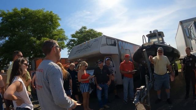 AUCTION DAY! HOW MUCH For This Boat!? смотреть онлайн