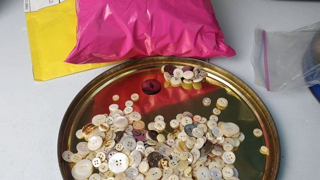 Mail Unboxing Opening Gifts & More Vintage Buttons Lace Fabric #Buttons #MOP #Bakelite #Metal смотреть онлайн