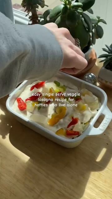 Single Serve Veggie Lasagna in a White Sauce (recipe in comments) #shorts смотреть онлайн