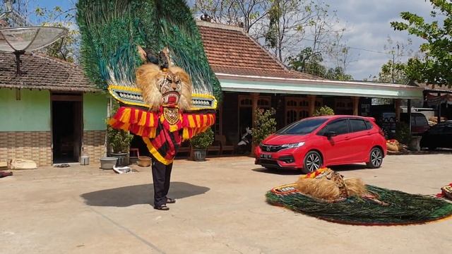 Pembarong Naik Mobil смотреть онлайн