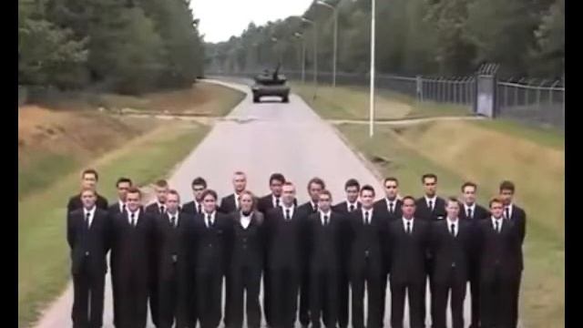 Dutch military is testing the braking capabilities of its 68.7-ton tank...height of stupidity? смотреть онлайн