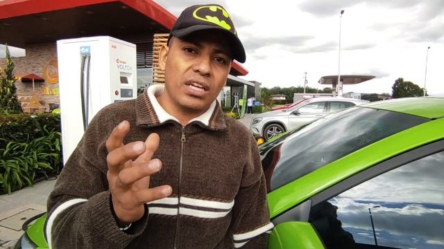 Primeras vacaciones en BYD e5 смотреть онлайн