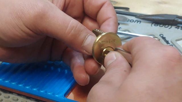 (#42) Maxus rim cylinder/night latch SPP & gutt смотреть онлайн