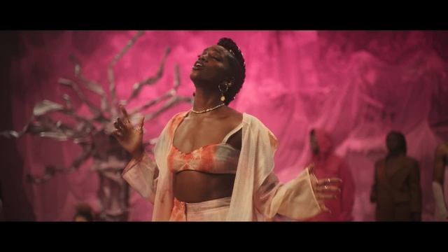 IZA e Maejor - Let Me Be The One смотреть онлайн