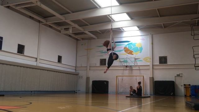 Jess Gardolin -Aerial Dance Improvisation (Bonobo - Stay the same) смотреть онлайн
