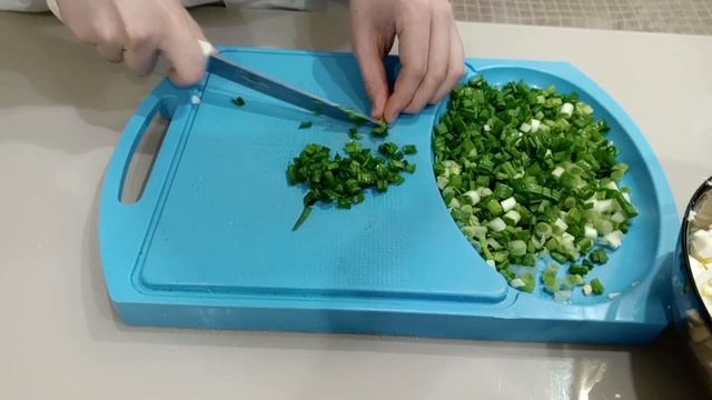 Салат из консервы смотреть онлайн