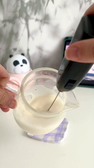 Бабл ти 🧋🧀таро+соевое ванильное молоко+топиока+соус шоколад+сырная пенка #reels #рецепты #shorts смотреть онлайн