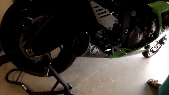 Kawasaki Ninja zx6r 636 - M4GP Exhaust Sound смотреть онлайн
